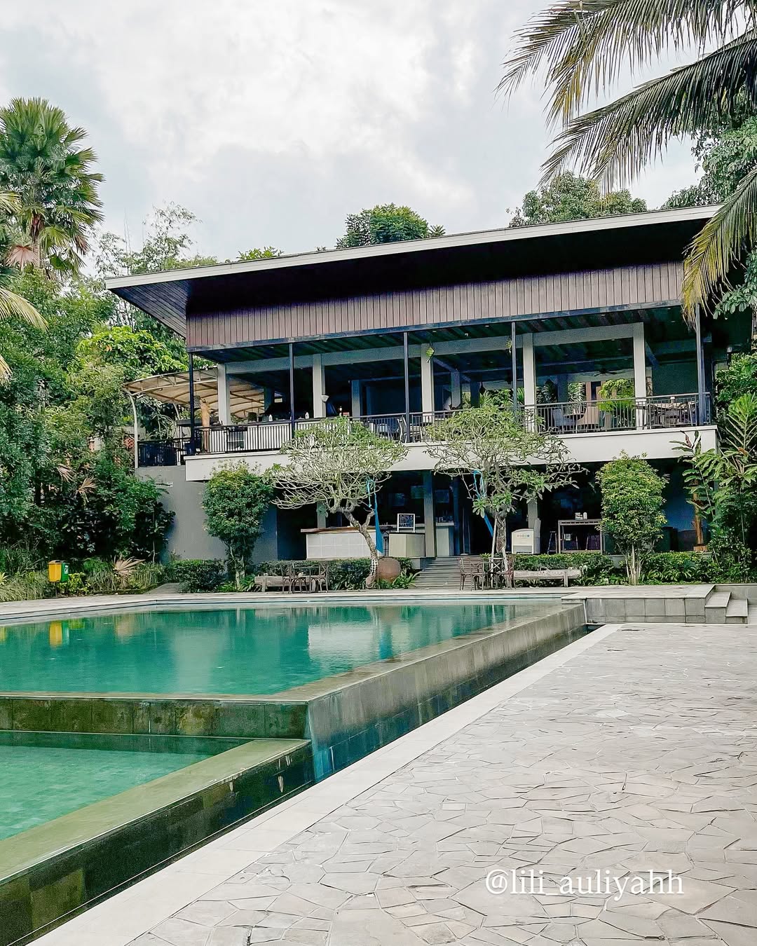 RESORT~1