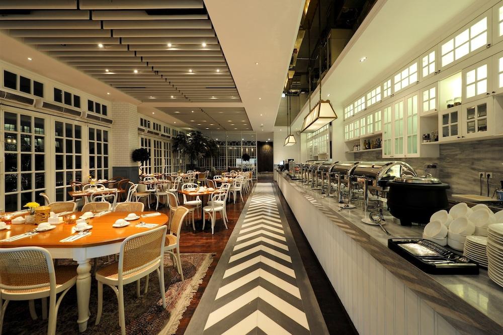 Veranda-Hotel-Pakubuwono-Jakarta-Exterior